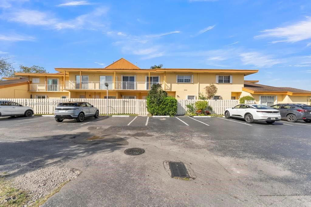 CENTRE COURT CONDO - Residential