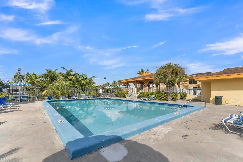 CENTRE COURT CONDO - Residential