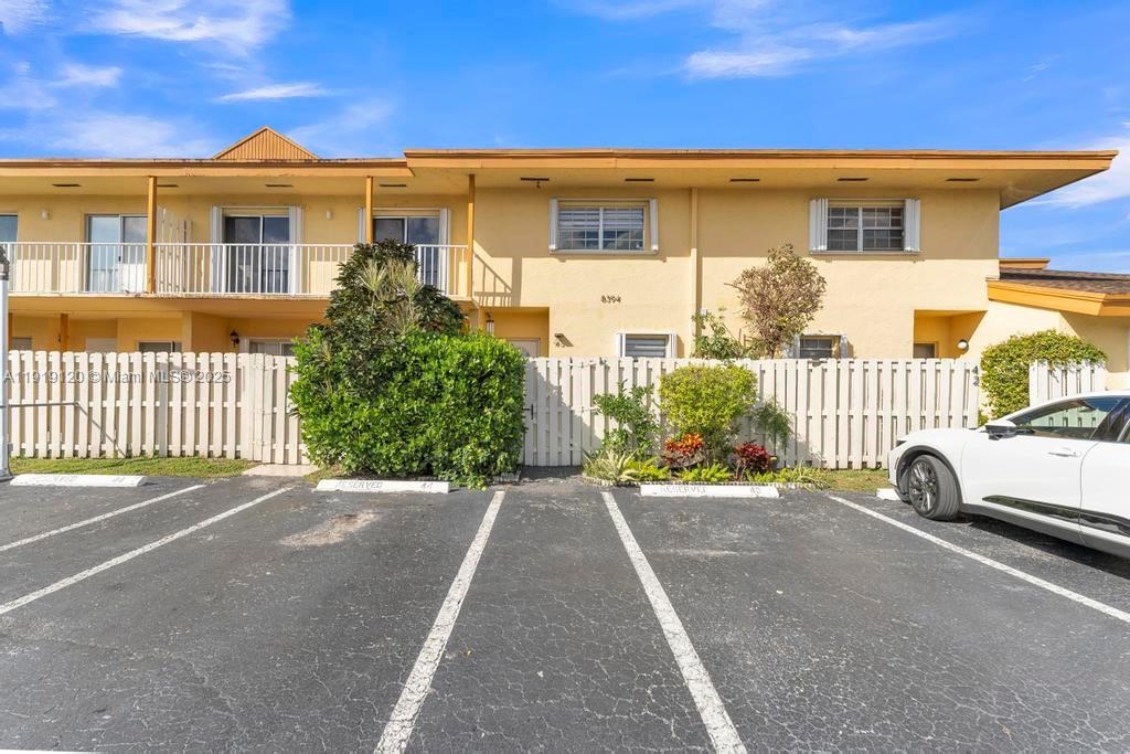 CENTRE COURT CONDO - Residential