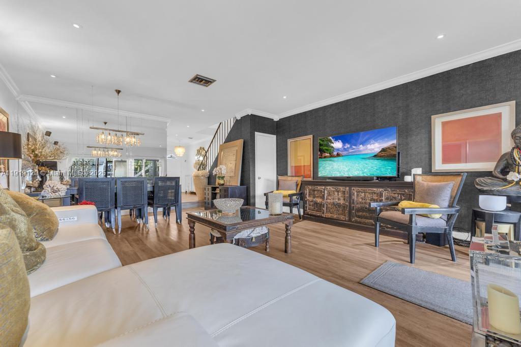 CENTRE COURT CONDO - Residential