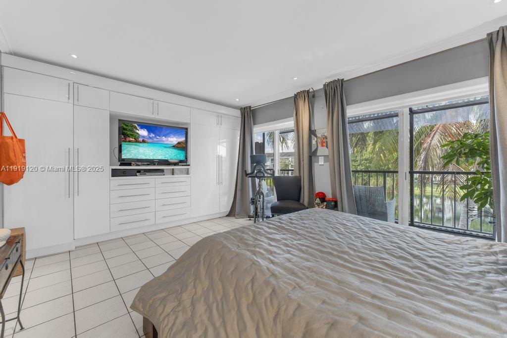 CENTRE COURT CONDO - Residential