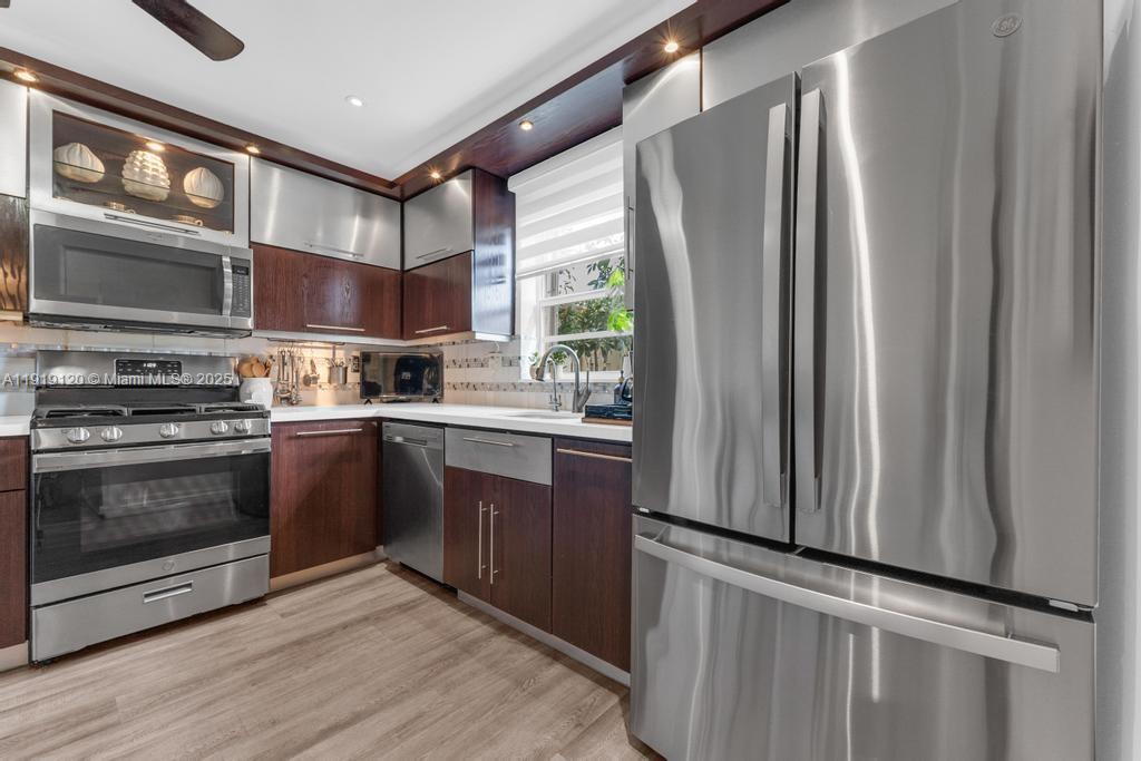 CENTRE COURT CONDO - Residential