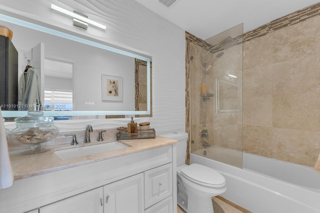 CENTRE COURT CONDO - Residential