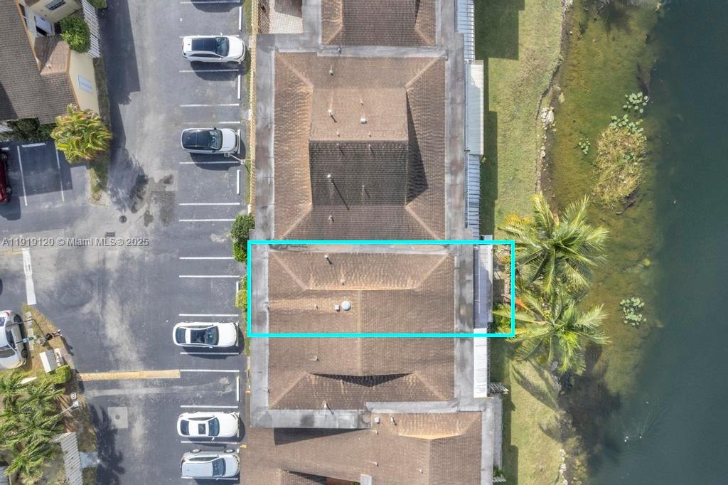 CENTRE COURT CONDO - Residential