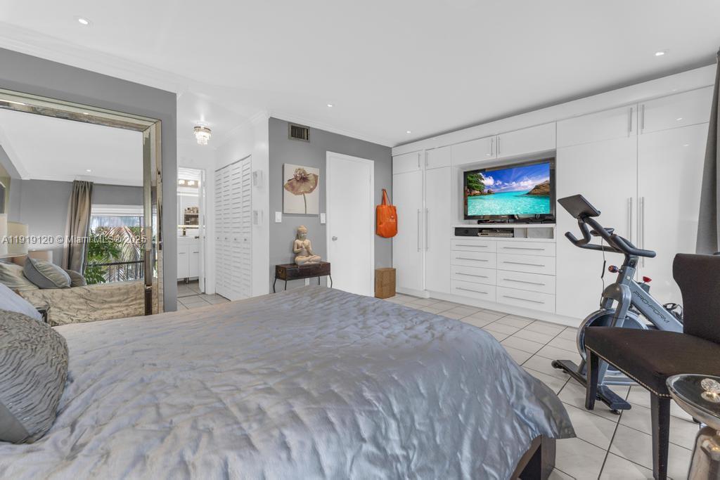 CENTRE COURT CONDO - Residential