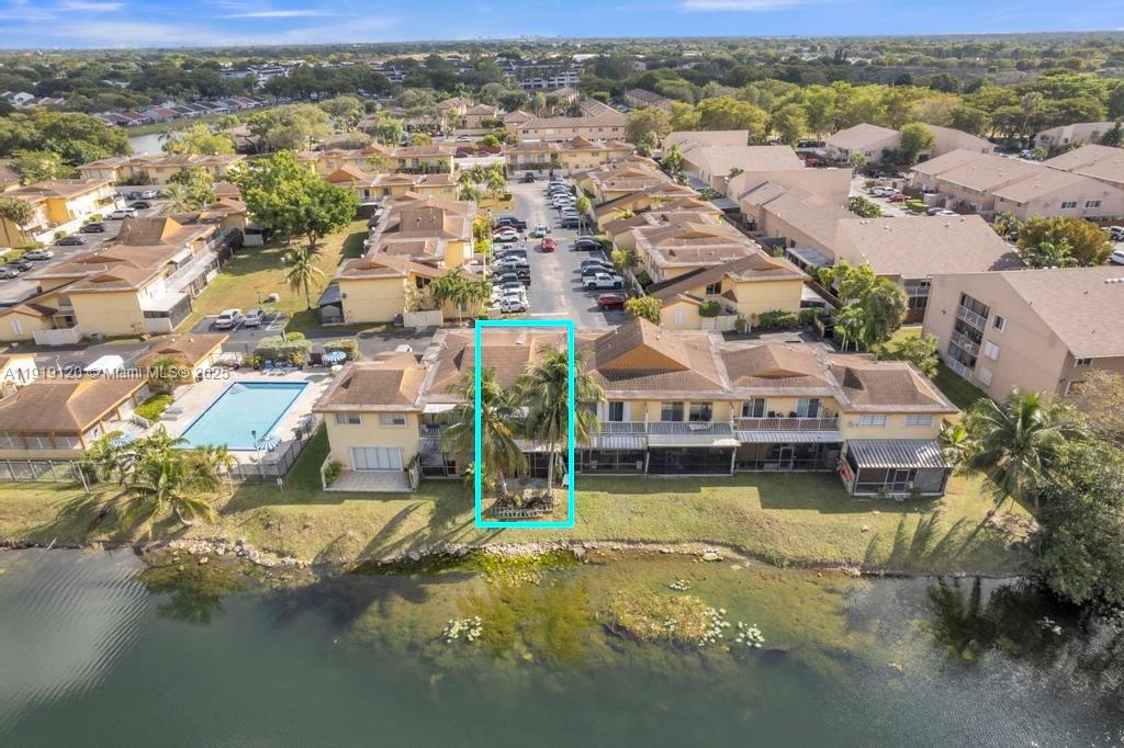 CENTRE COURT CONDO - Residential