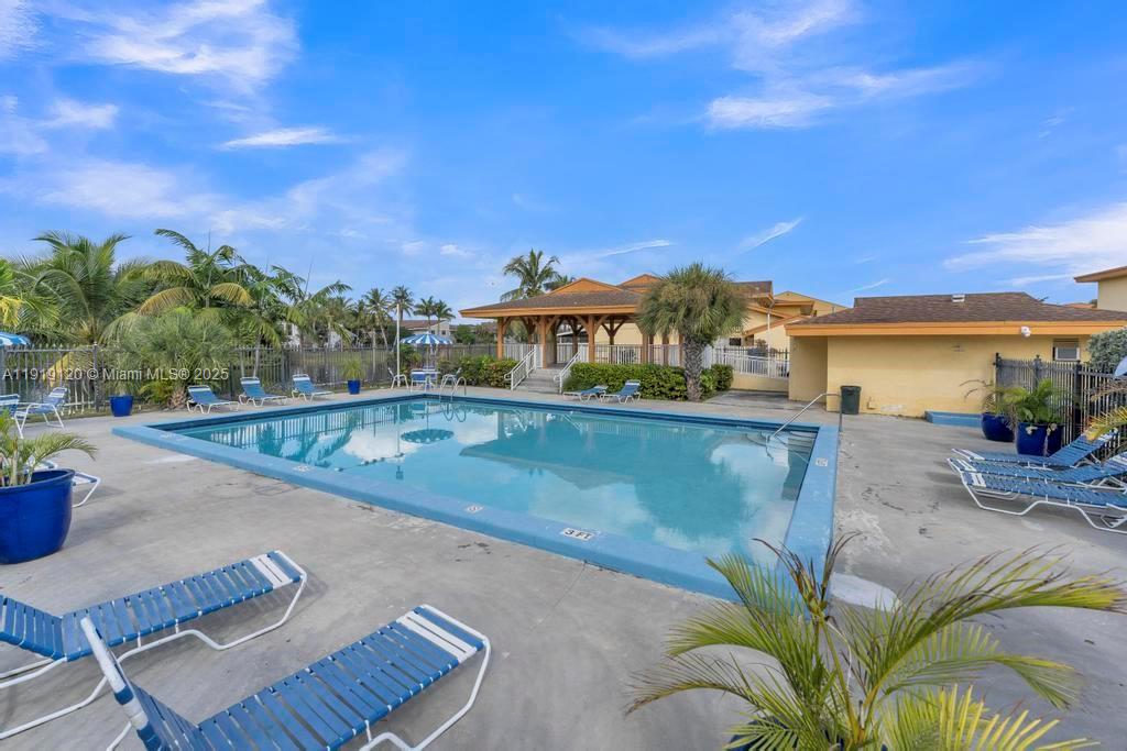 CENTRE COURT CONDO - Residential