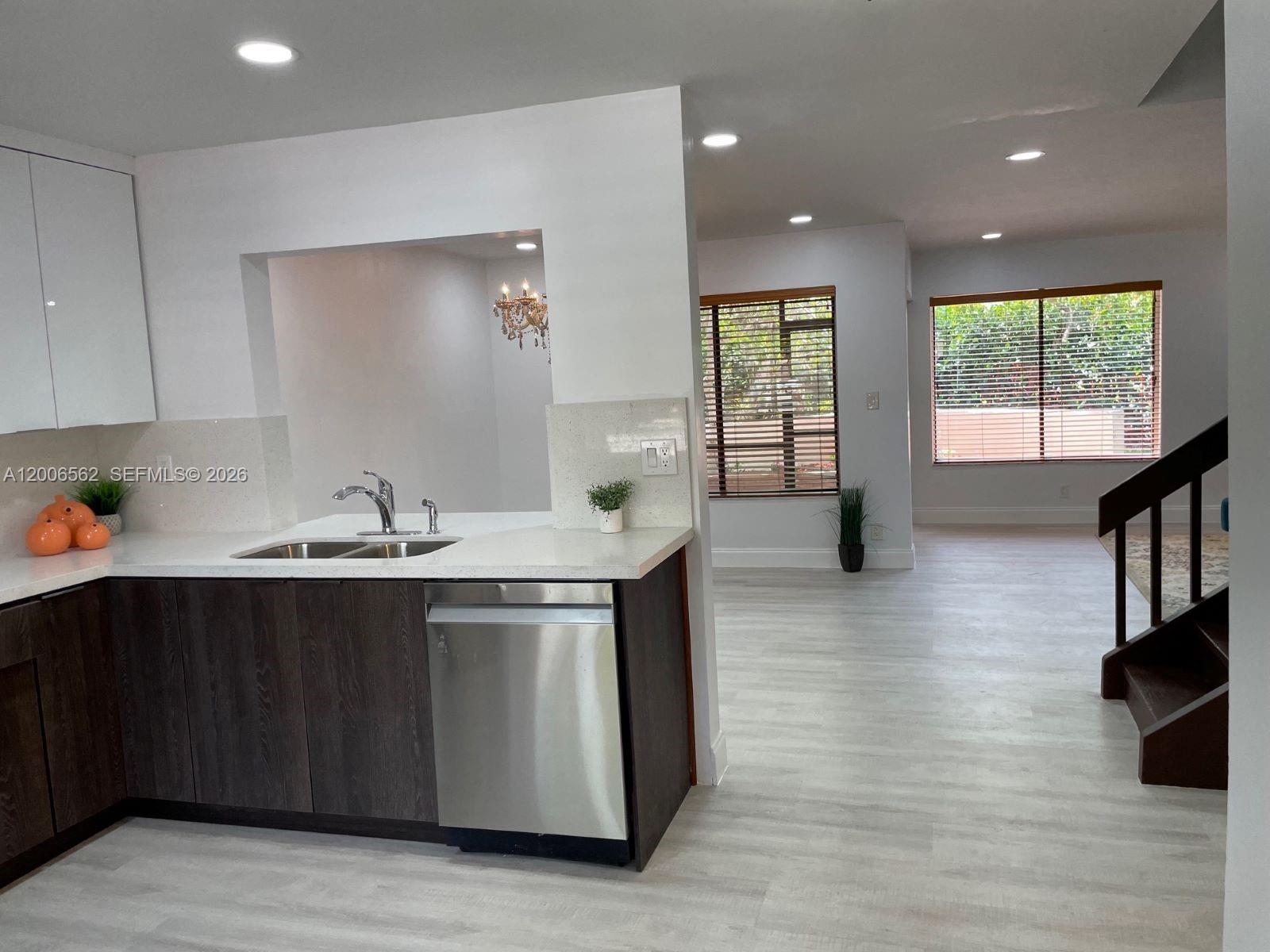 CYPRESS POINTE CONDO - Residential