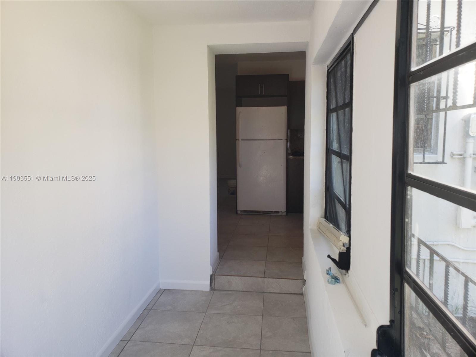 35 52 41 SUNSHINE VILLAGE - Residential Lease