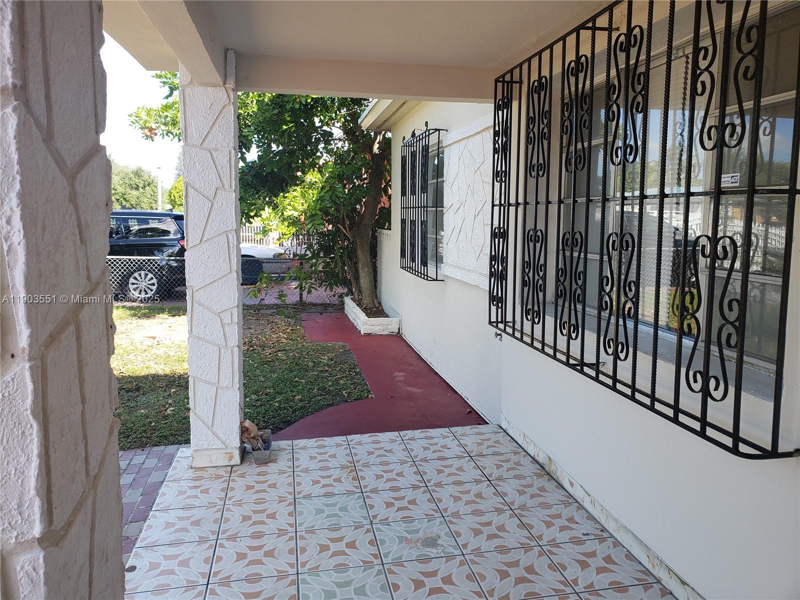 35 52 41 SUNSHINE VILLAGE - Residential Lease