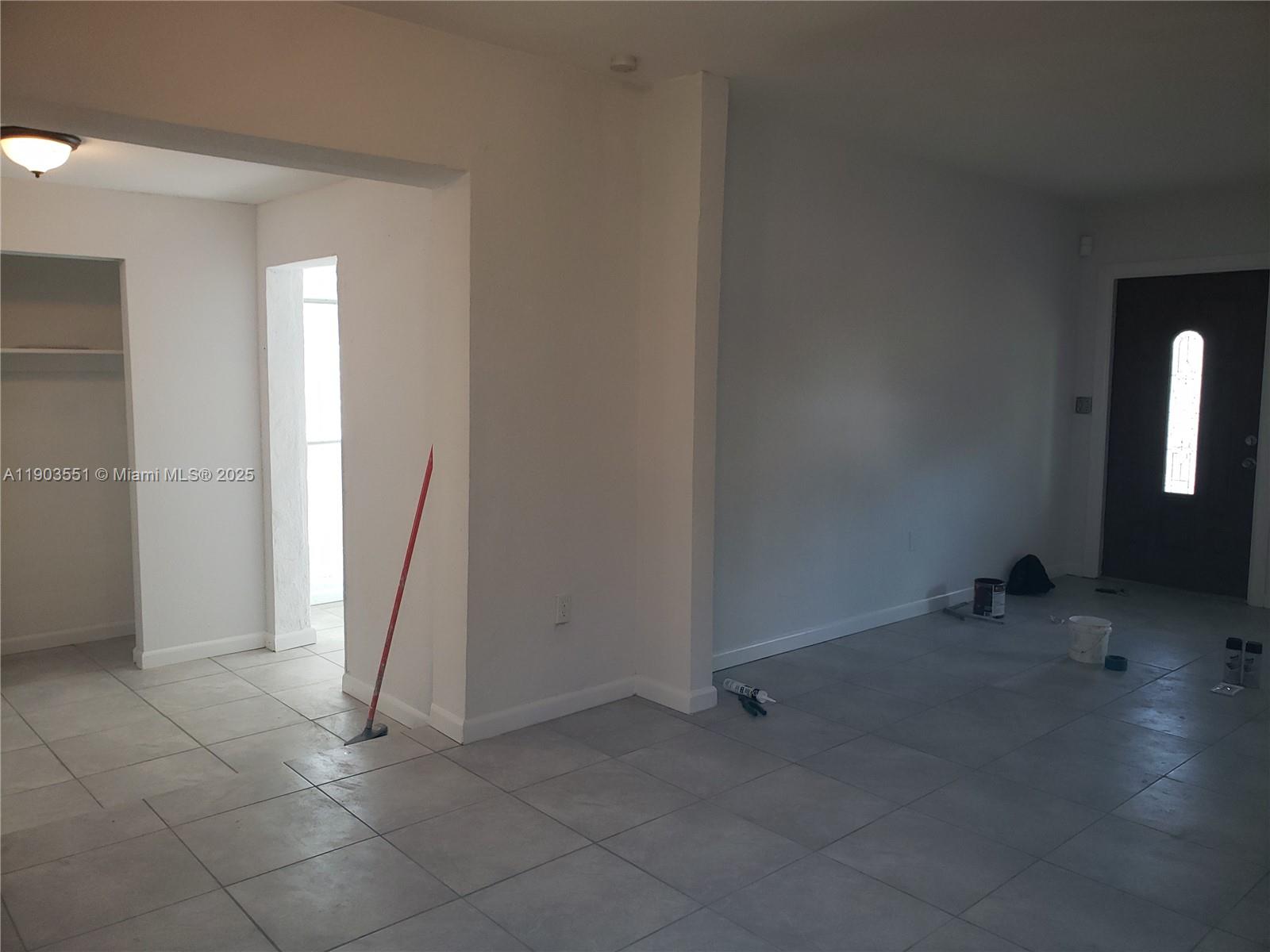 35 52 41 SUNSHINE VILLAGE - Residential Lease