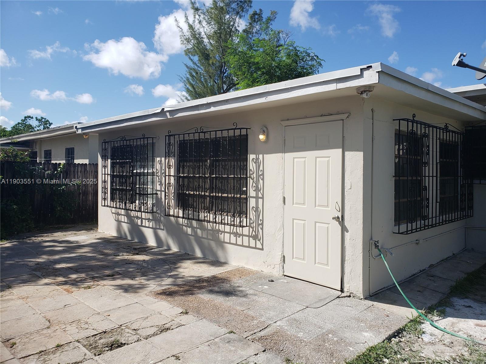 35 52 41 SUNSHINE VILLAGE - Residential Lease