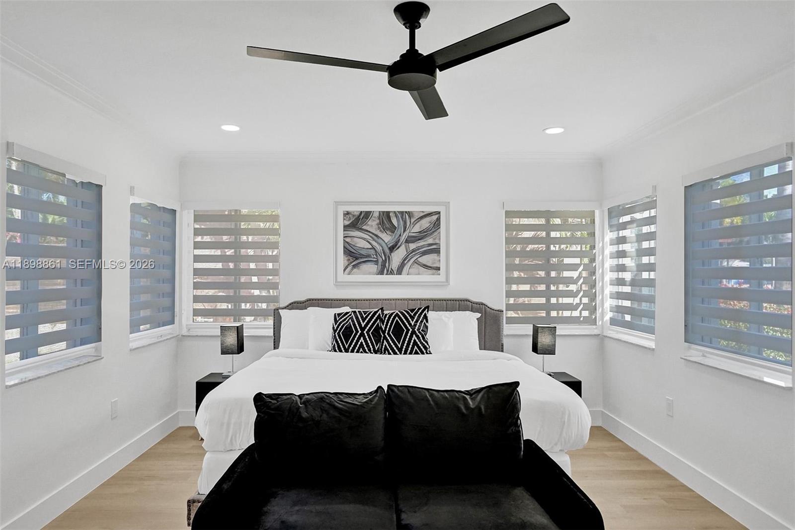 HOLLYWOOD LAKES SECTION - Residential