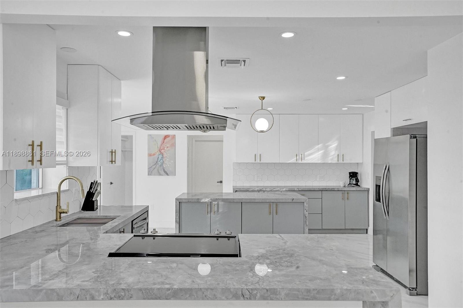 HOLLYWOOD LAKES SECTION - Residential
