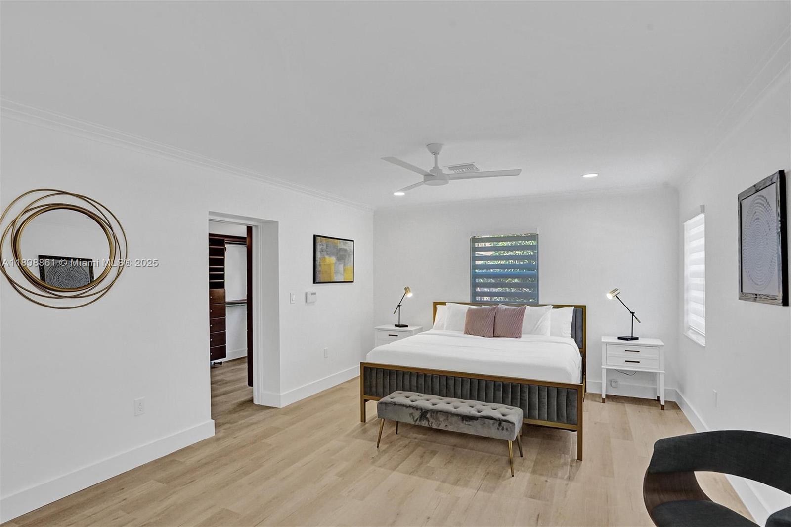 HOLLYWOOD LAKES SECTION - Residential