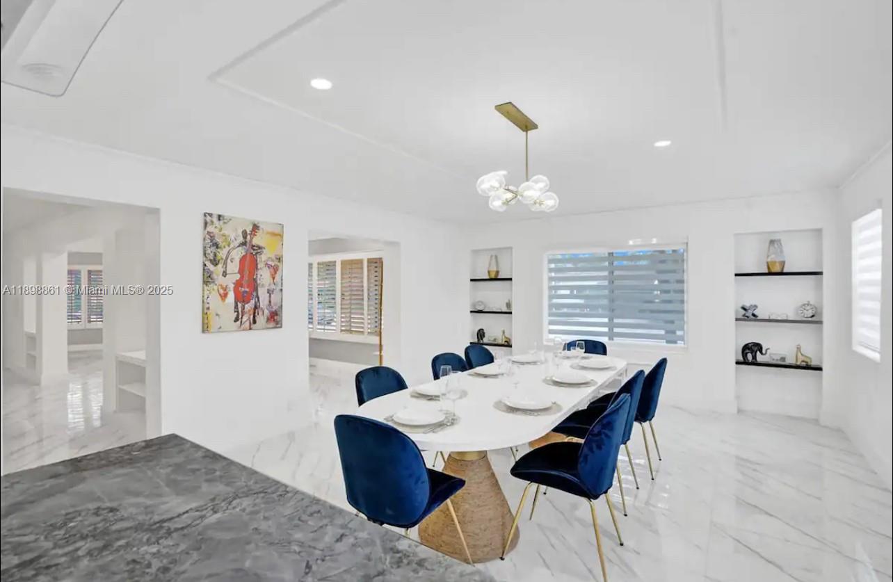 HOLLYWOOD LAKES SECTION - Residential