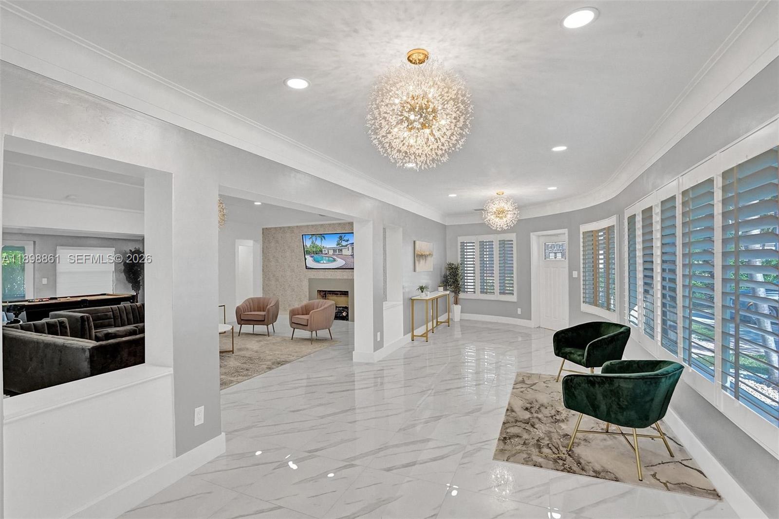 HOLLYWOOD LAKES SECTION - Residential