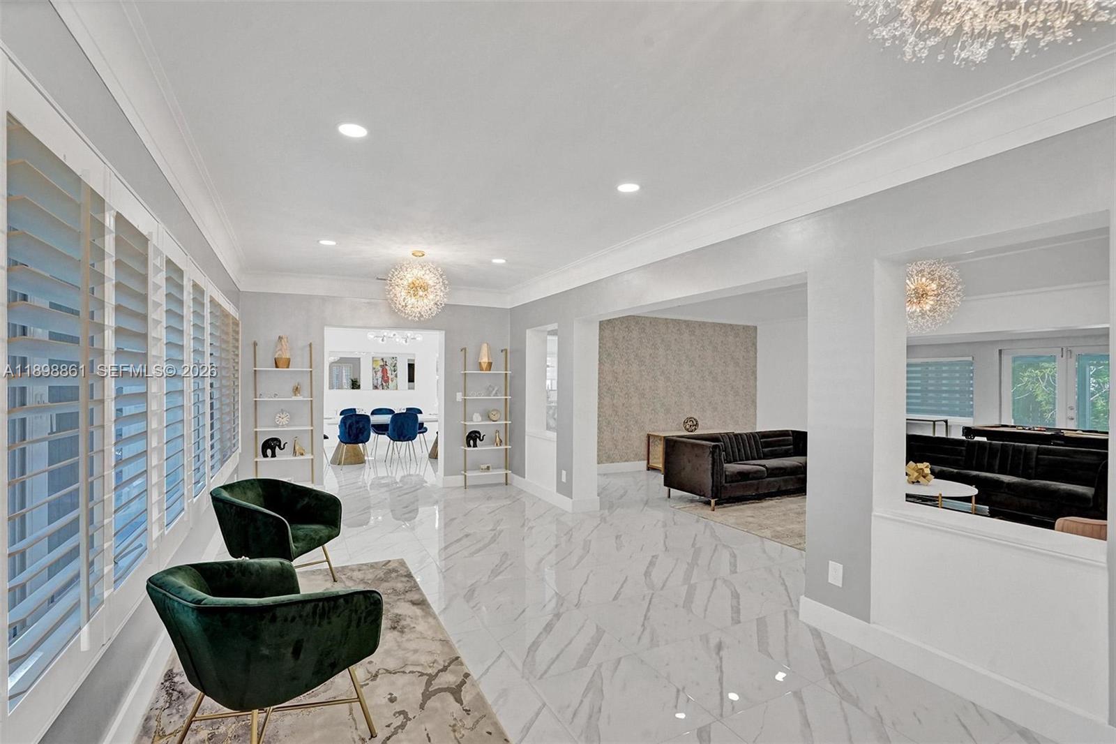 HOLLYWOOD LAKES SECTION - Residential