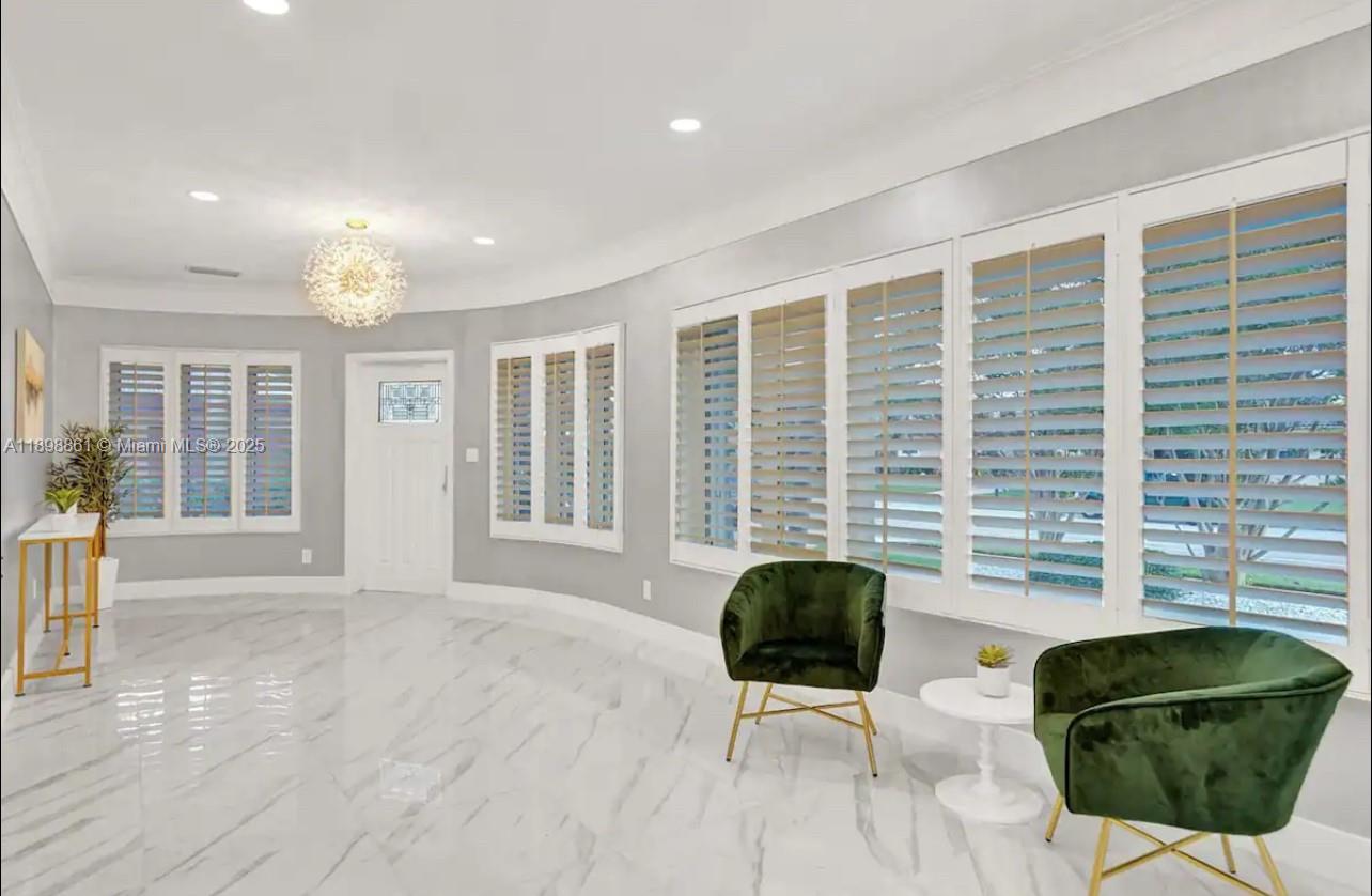 HOLLYWOOD LAKES SECTION - Residential