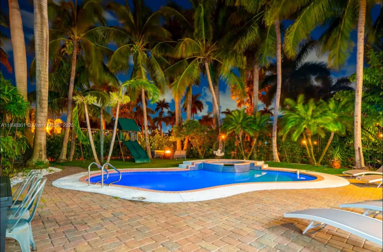 HOLLYWOOD LAKES SECTION - Residential