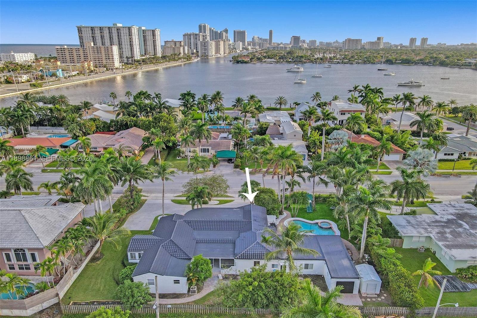HOLLYWOOD LAKES SECTION - Residential
