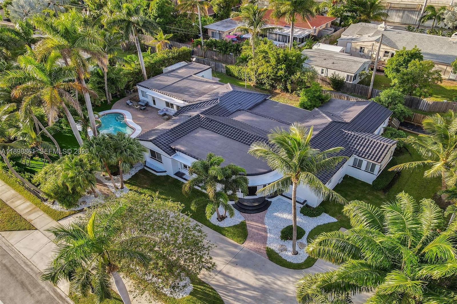 HOLLYWOOD LAKES SECTION - Residential