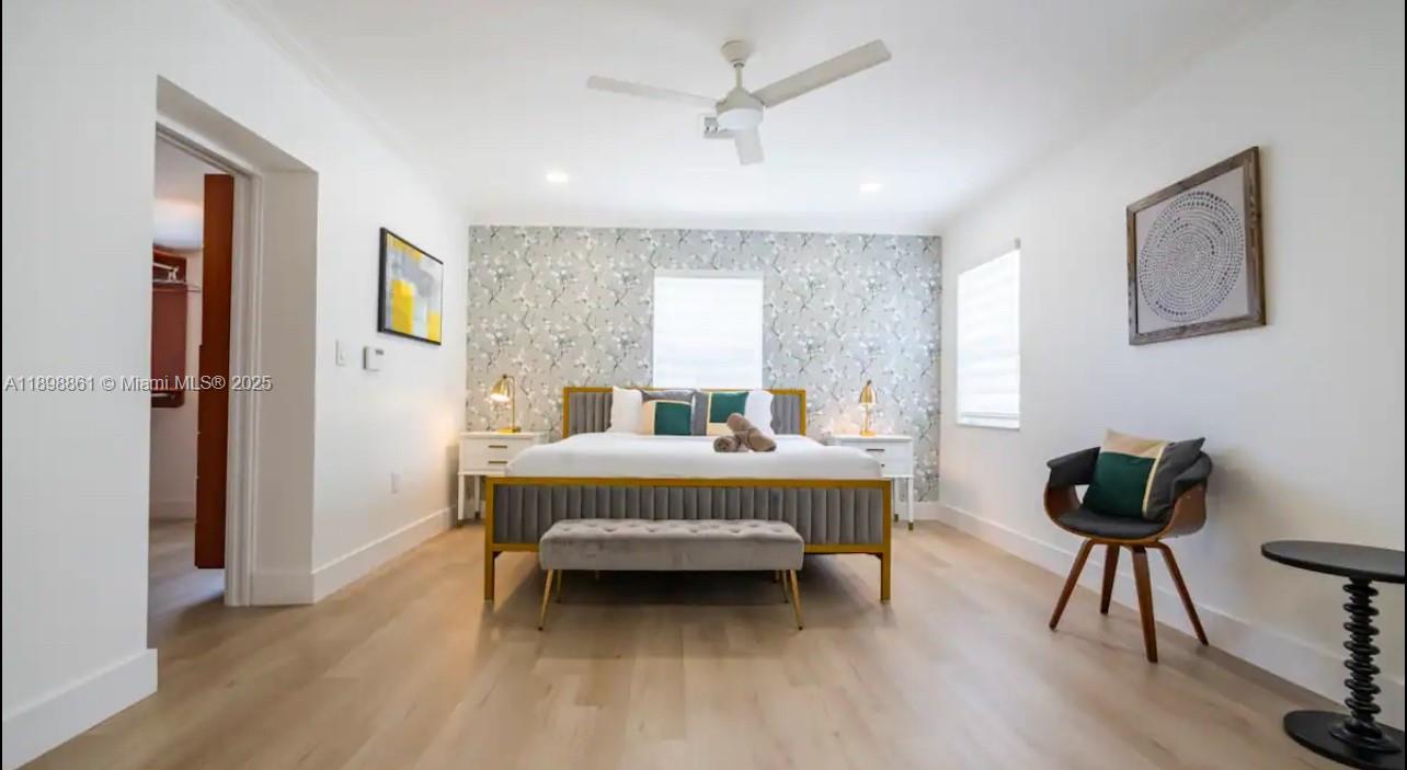 HOLLYWOOD LAKES SECTION - Residential