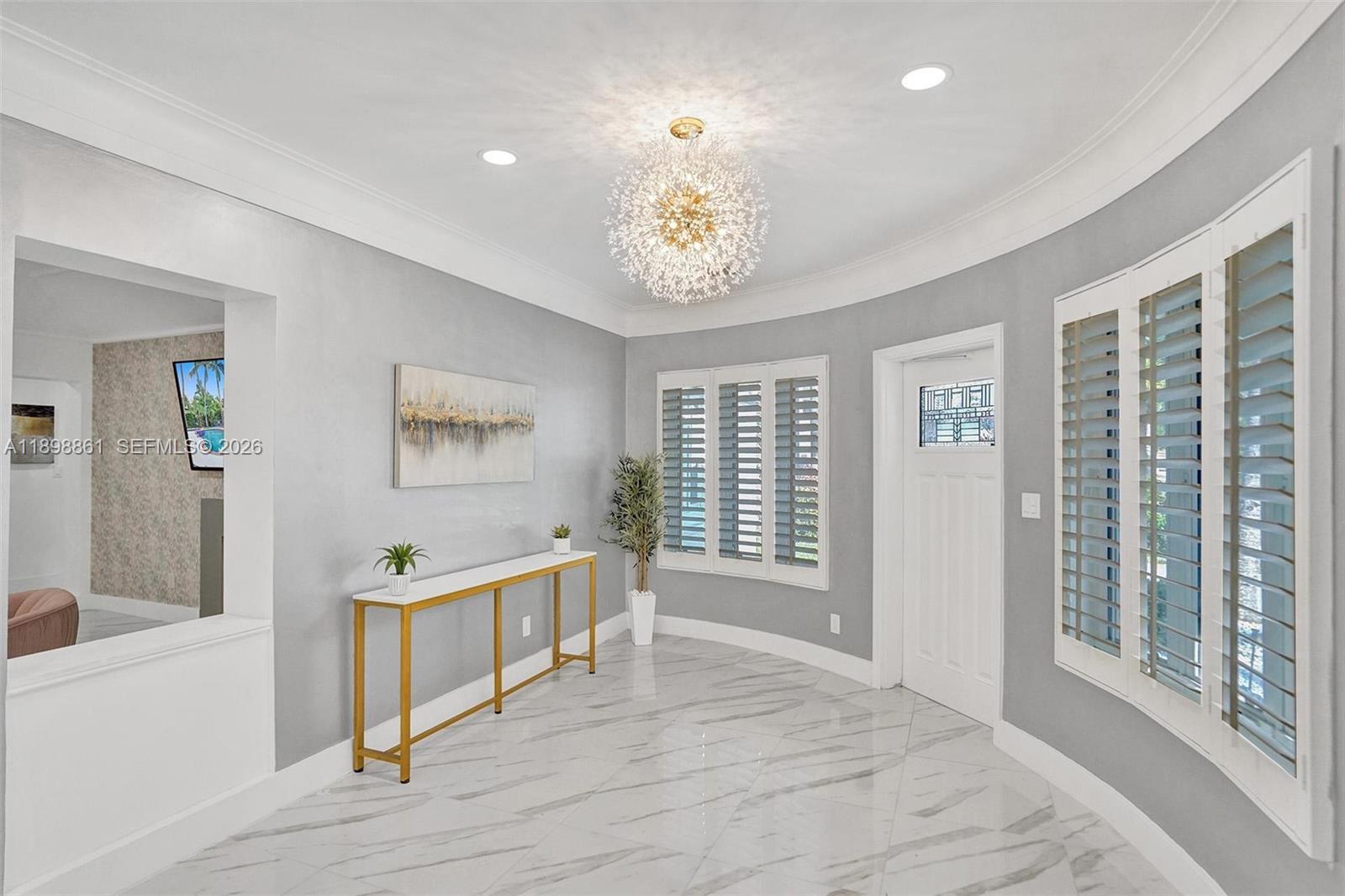 HOLLYWOOD LAKES SECTION - Residential
