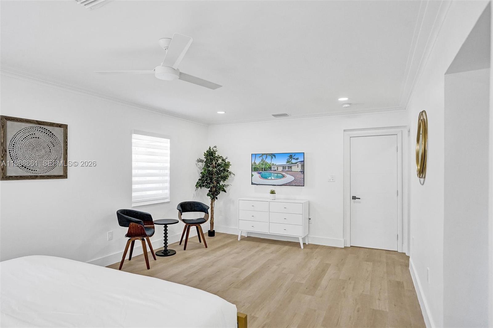 HOLLYWOOD LAKES SECTION - Residential