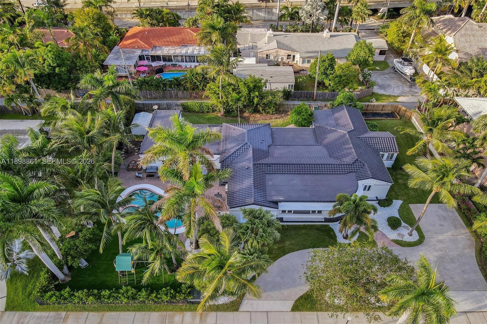 HOLLYWOOD LAKES SECTION - Residential