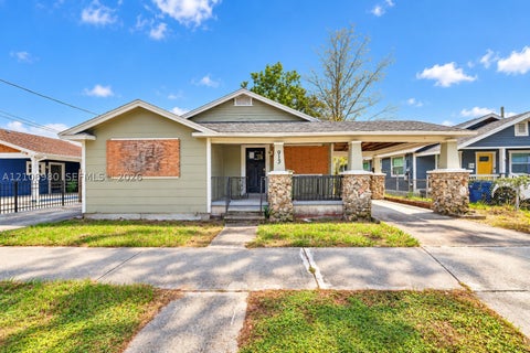 Photo of 913 E 28th Ave, Tampa, FL 33605 (MLS # A12106980)