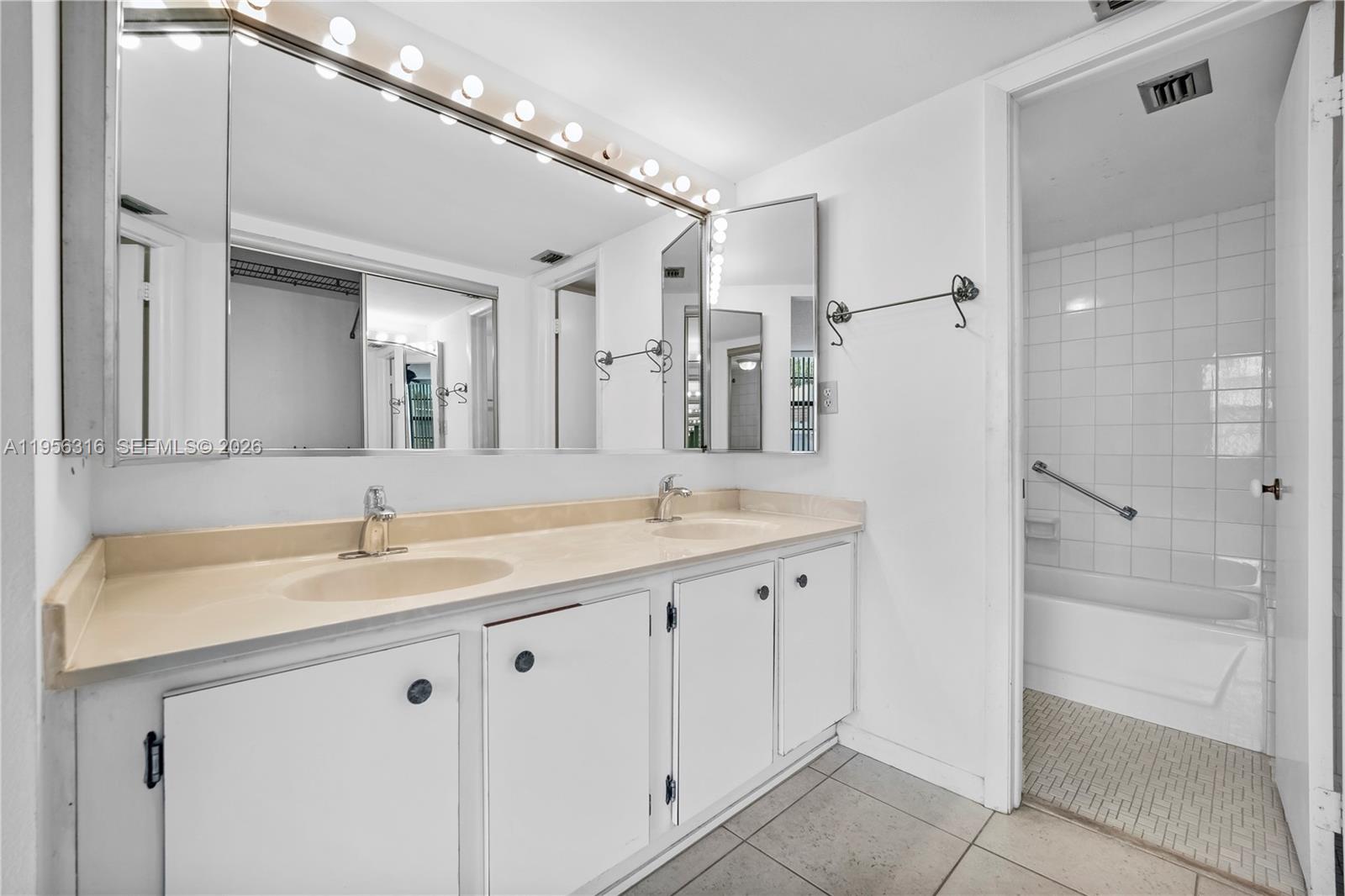 COLONY POINT 6 CONDO - Residential