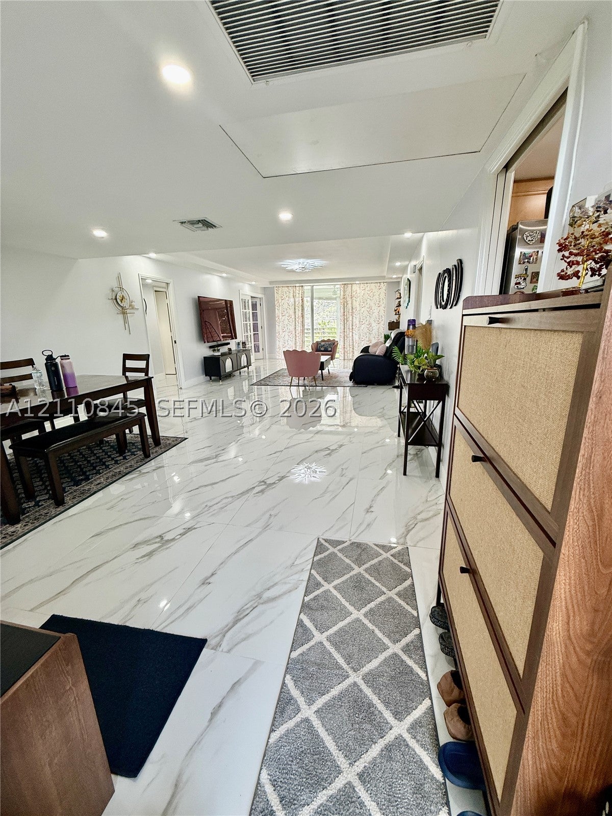 565 Oaks Ln 410
