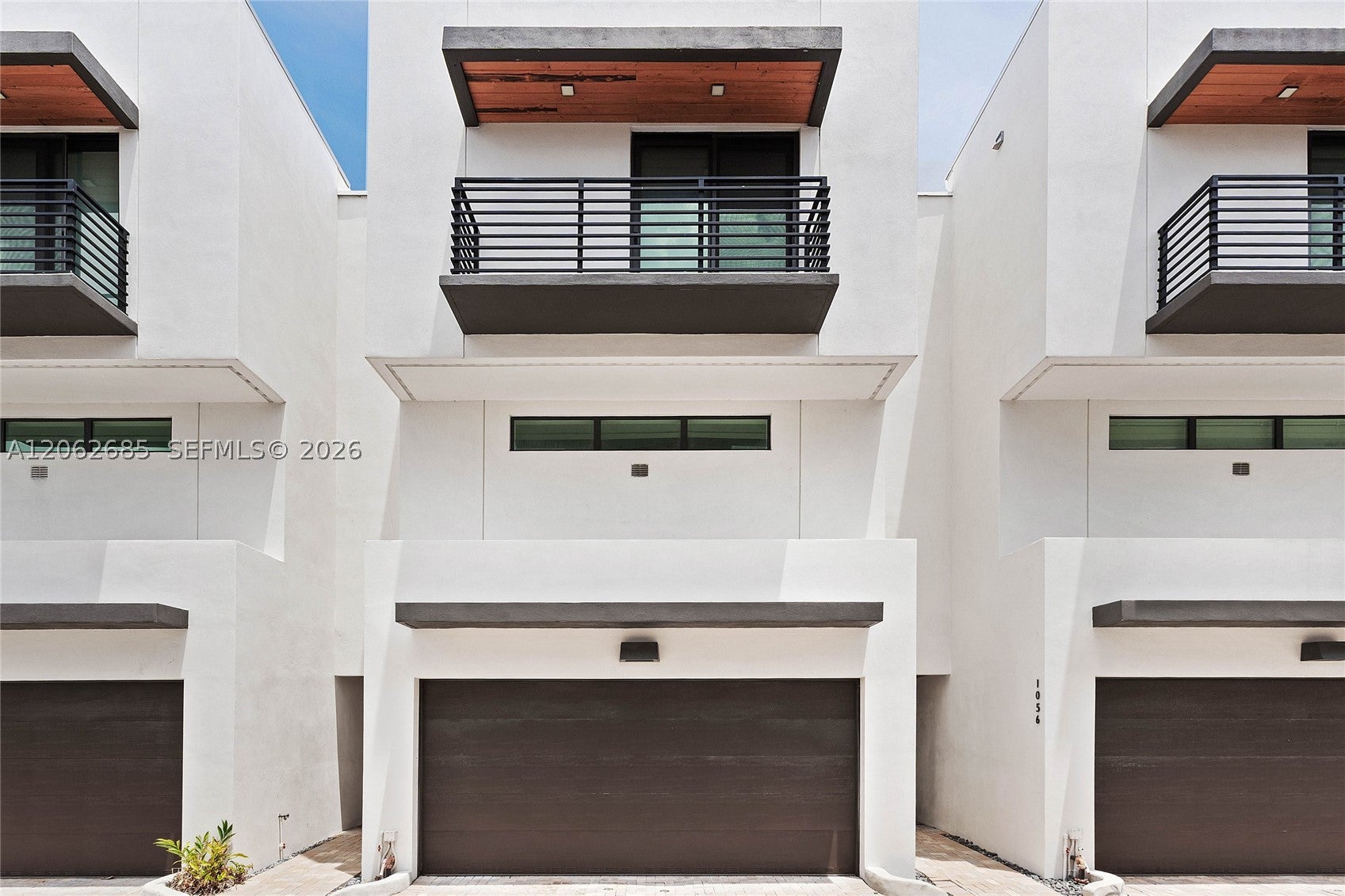 1054 N Victoria Park Rd, Fort Lauderdale FL 33304
