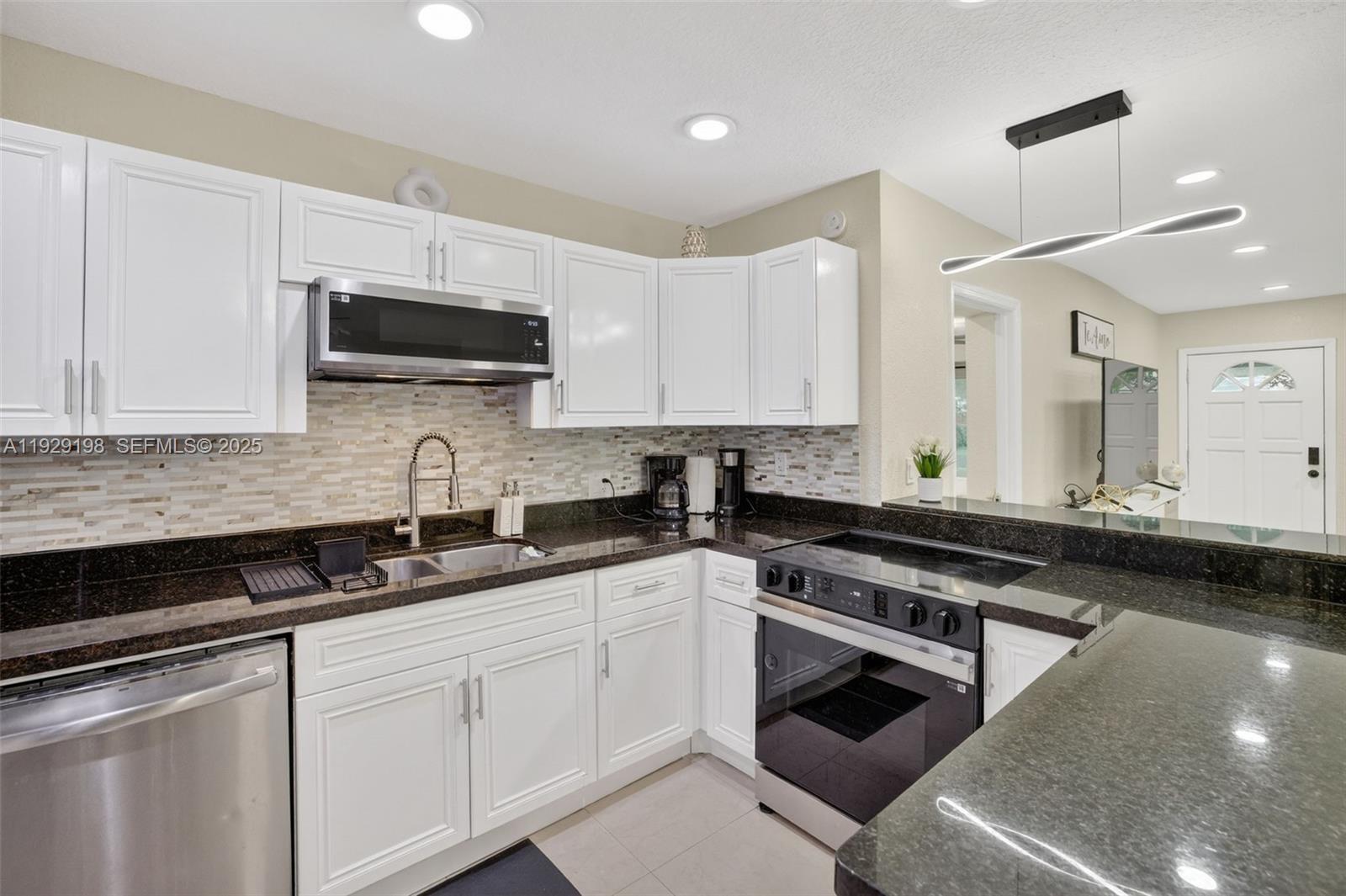 BROWARD HEIGHTS - Residential