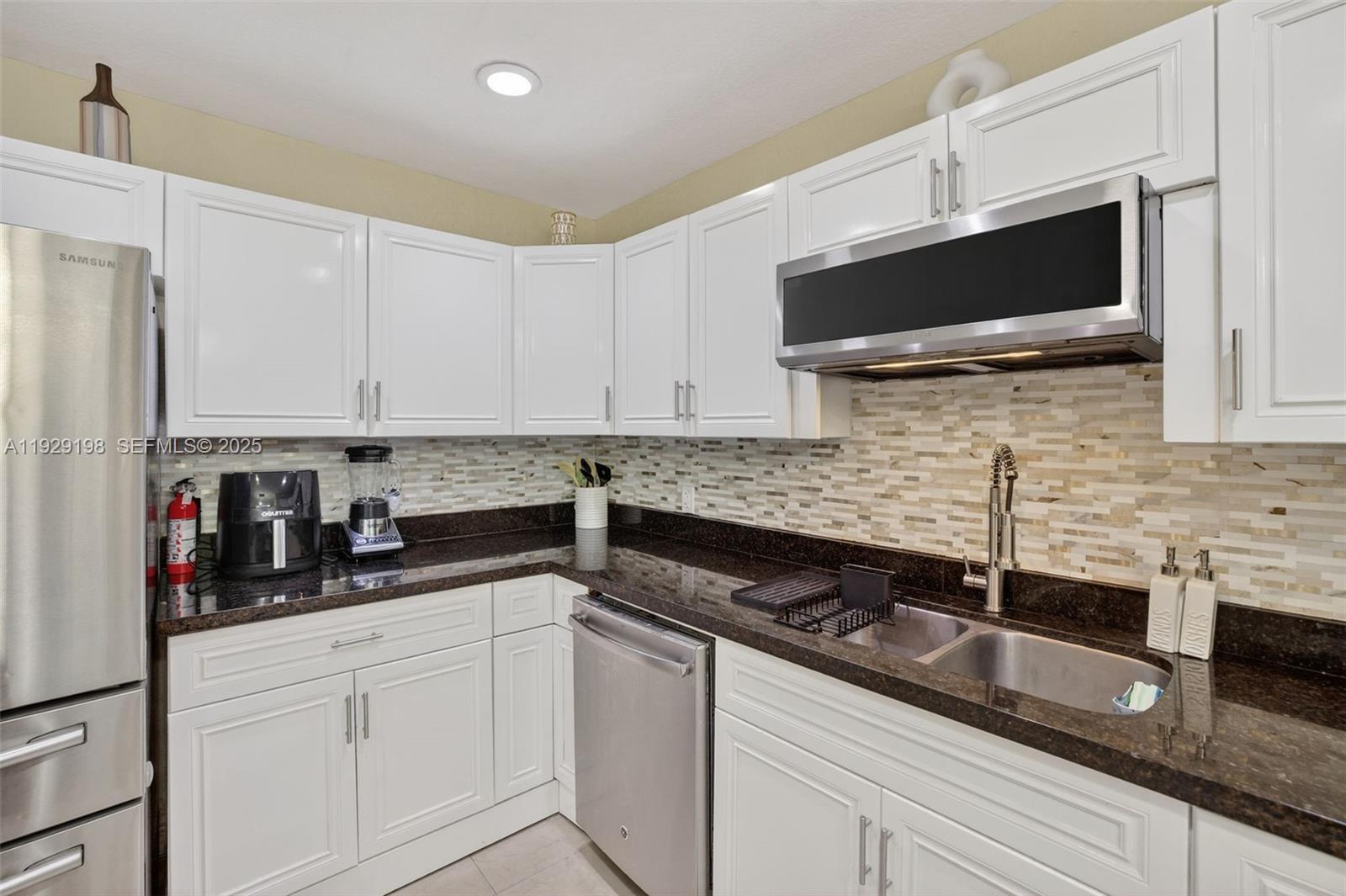 BROWARD HEIGHTS - Residential