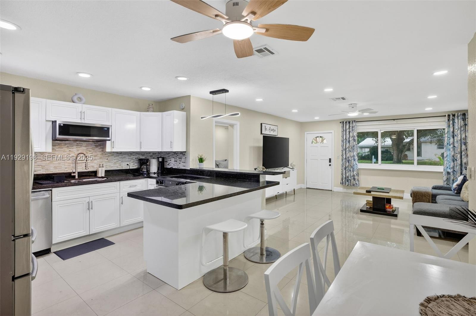 BROWARD HEIGHTS - Residential