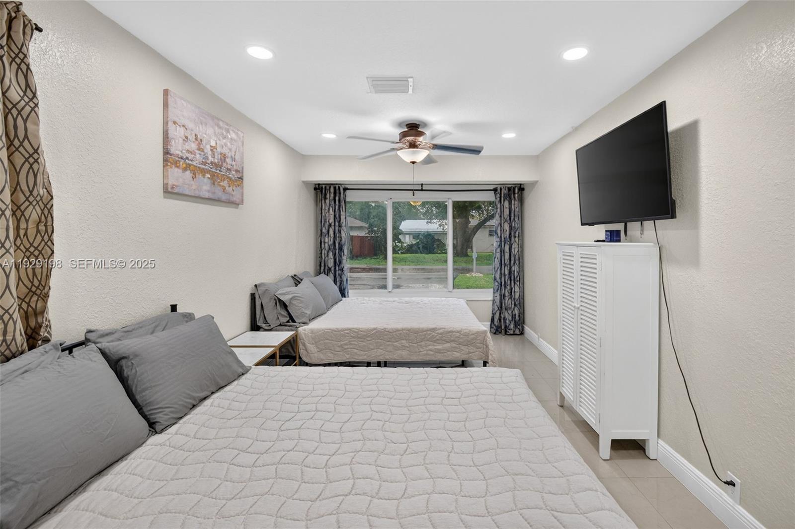 BROWARD HEIGHTS - Residential