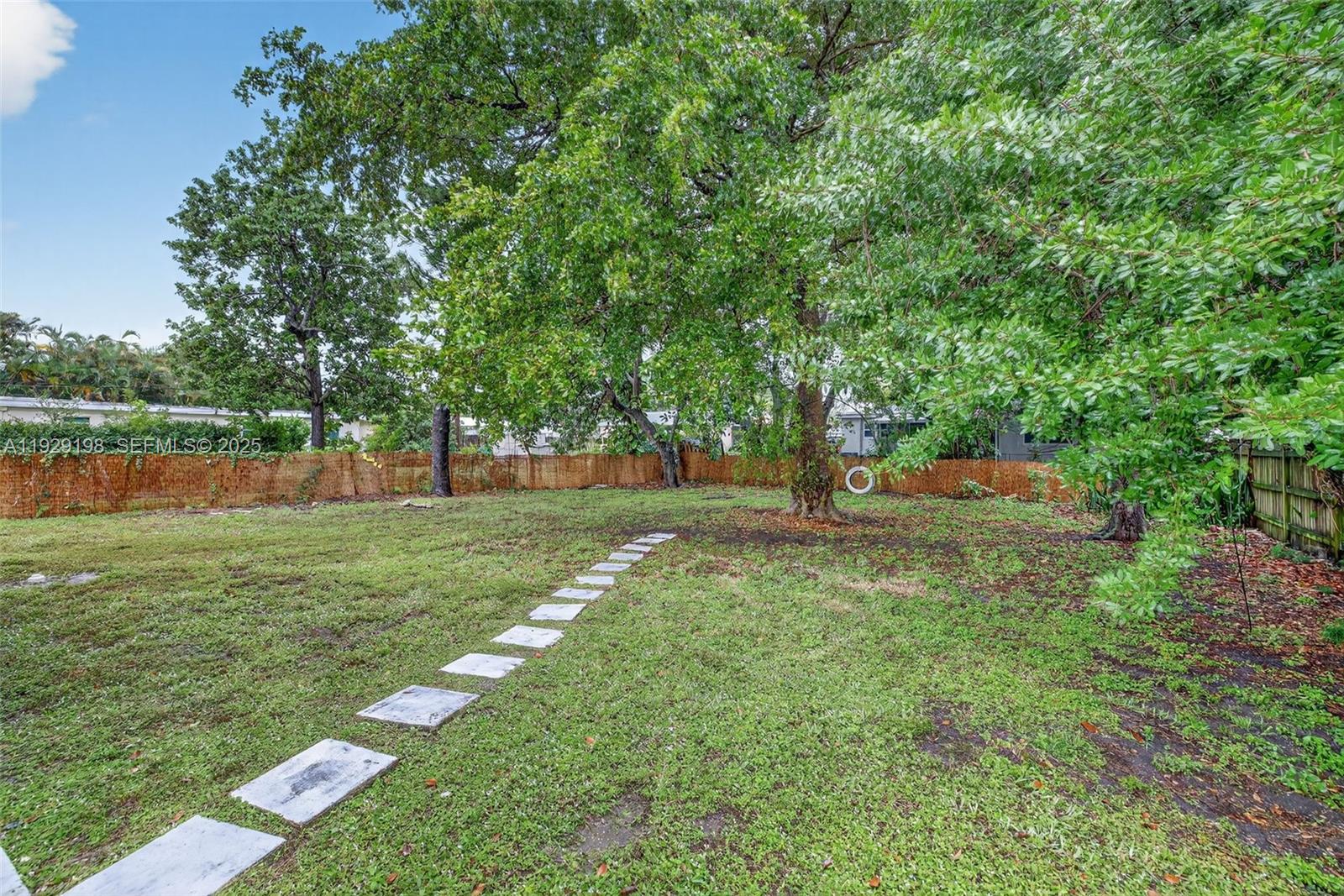 BROWARD HEIGHTS - Residential