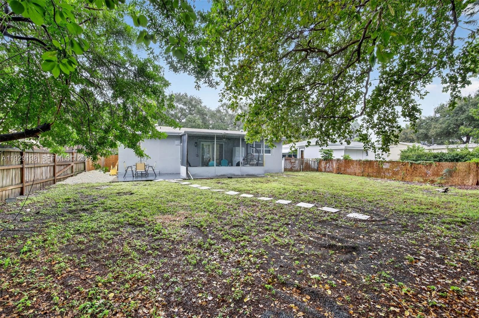 BROWARD HEIGHTS - Residential