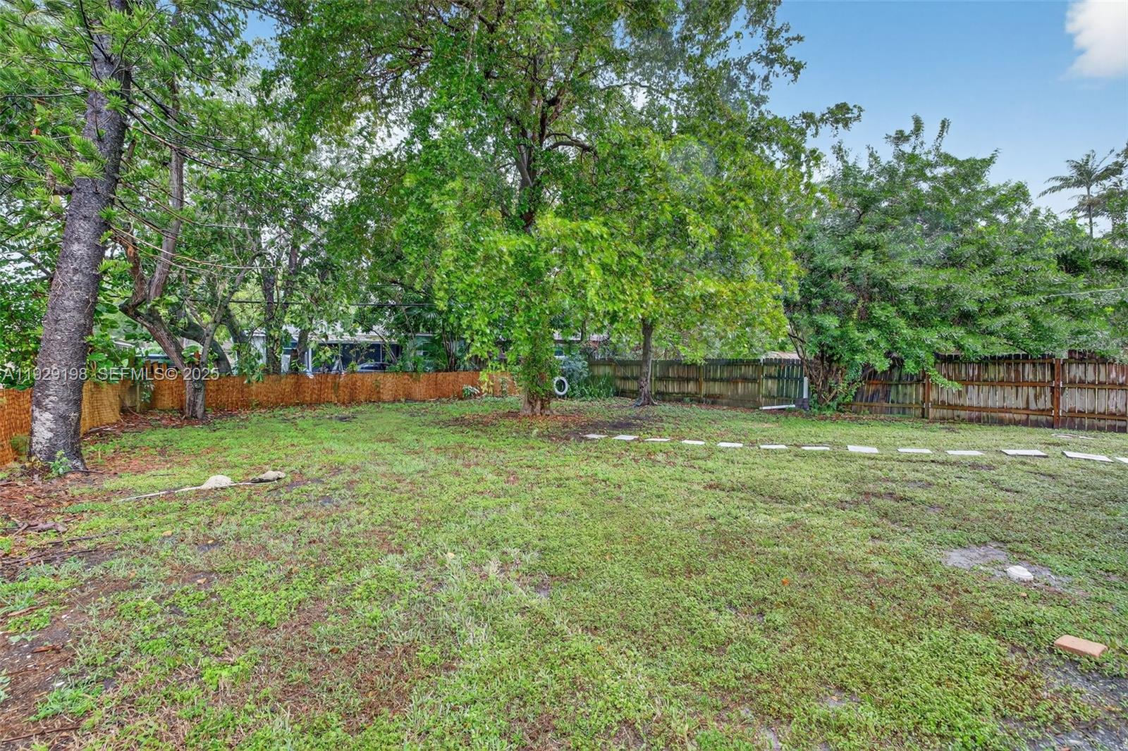 BROWARD HEIGHTS - Residential