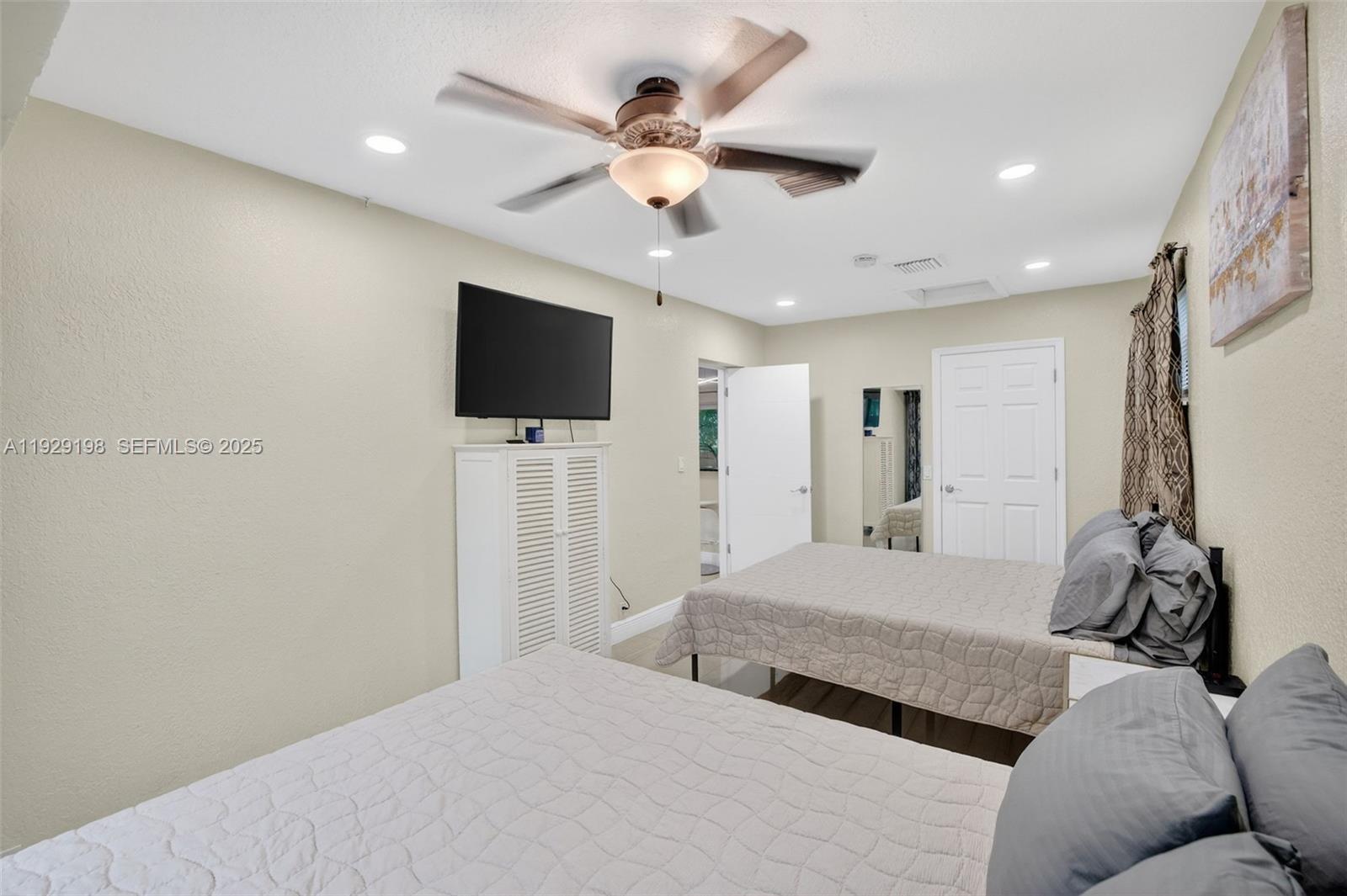 BROWARD HEIGHTS - Residential