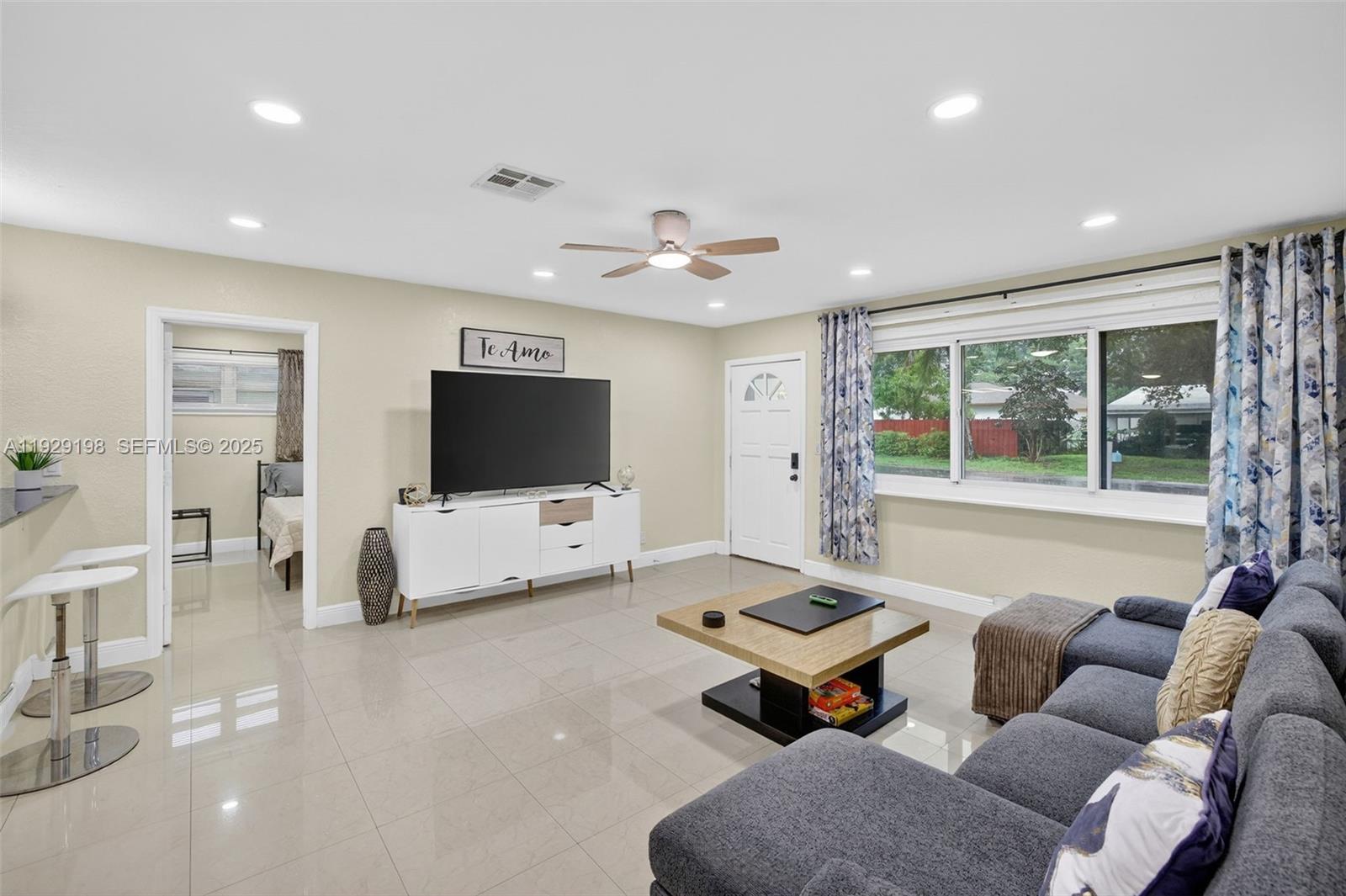 BROWARD HEIGHTS - Residential