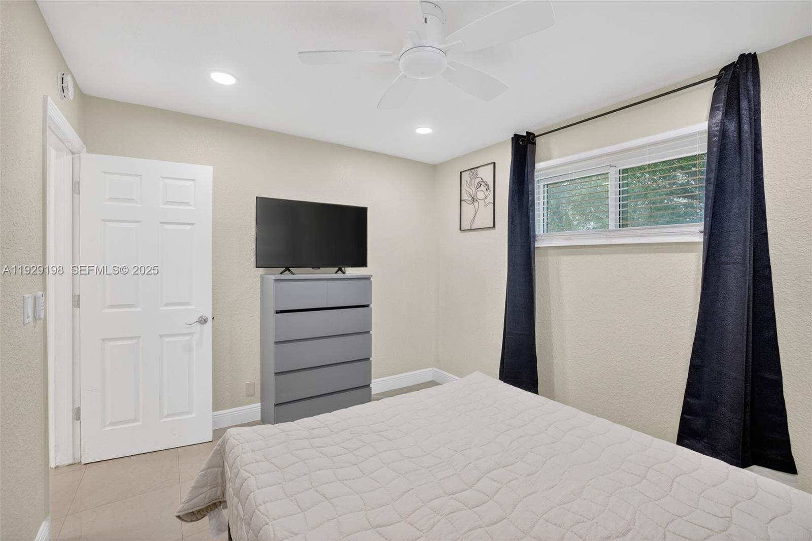 BROWARD HEIGHTS - Residential