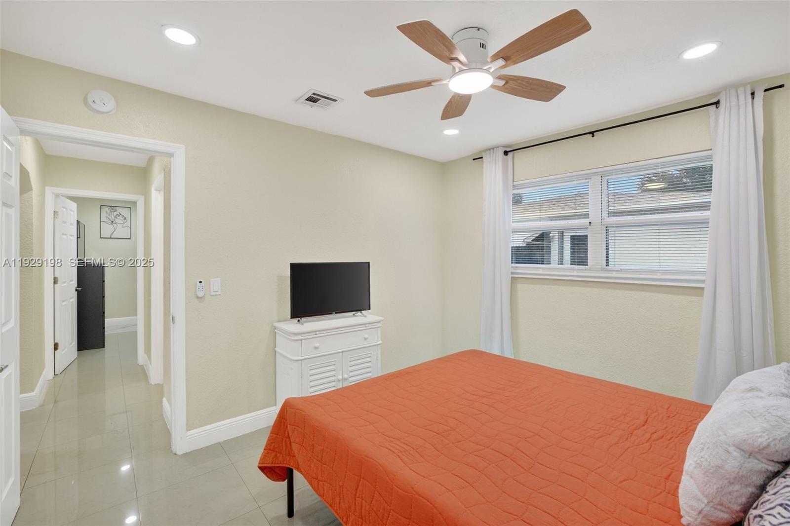 BROWARD HEIGHTS - Residential