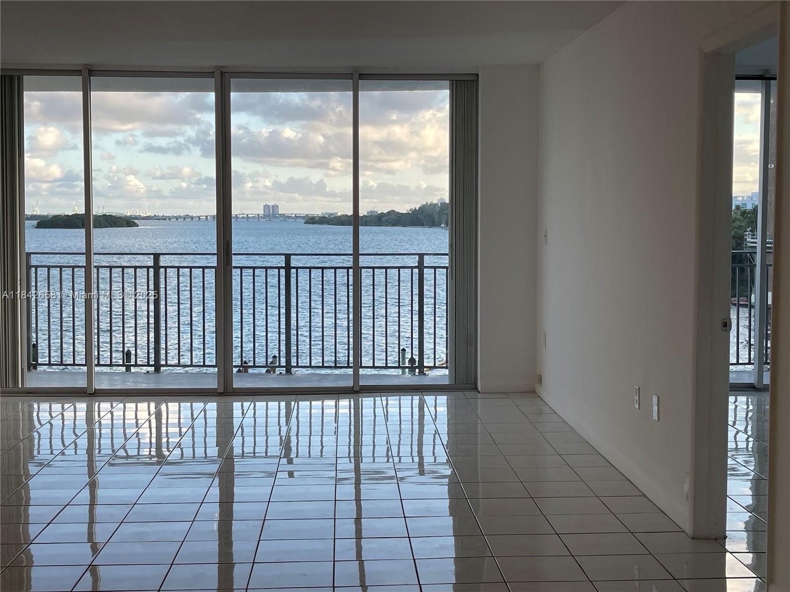 PALM BAY CONDOMINIUM - Residential