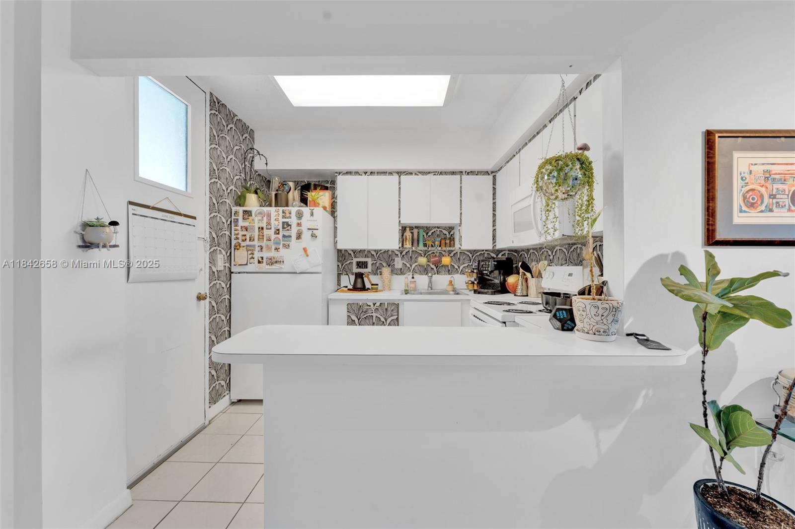 PALM BAY CONDOMINIUM - Residential