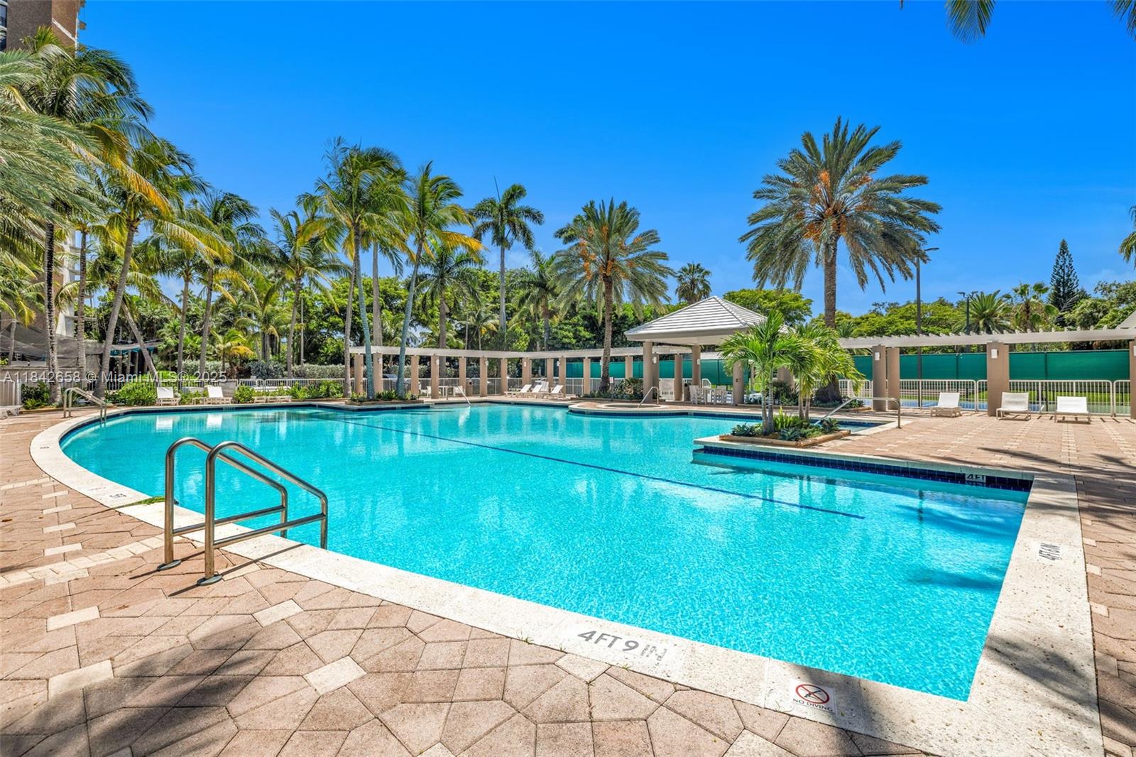 PALM BAY CONDOMINIUM - Residential