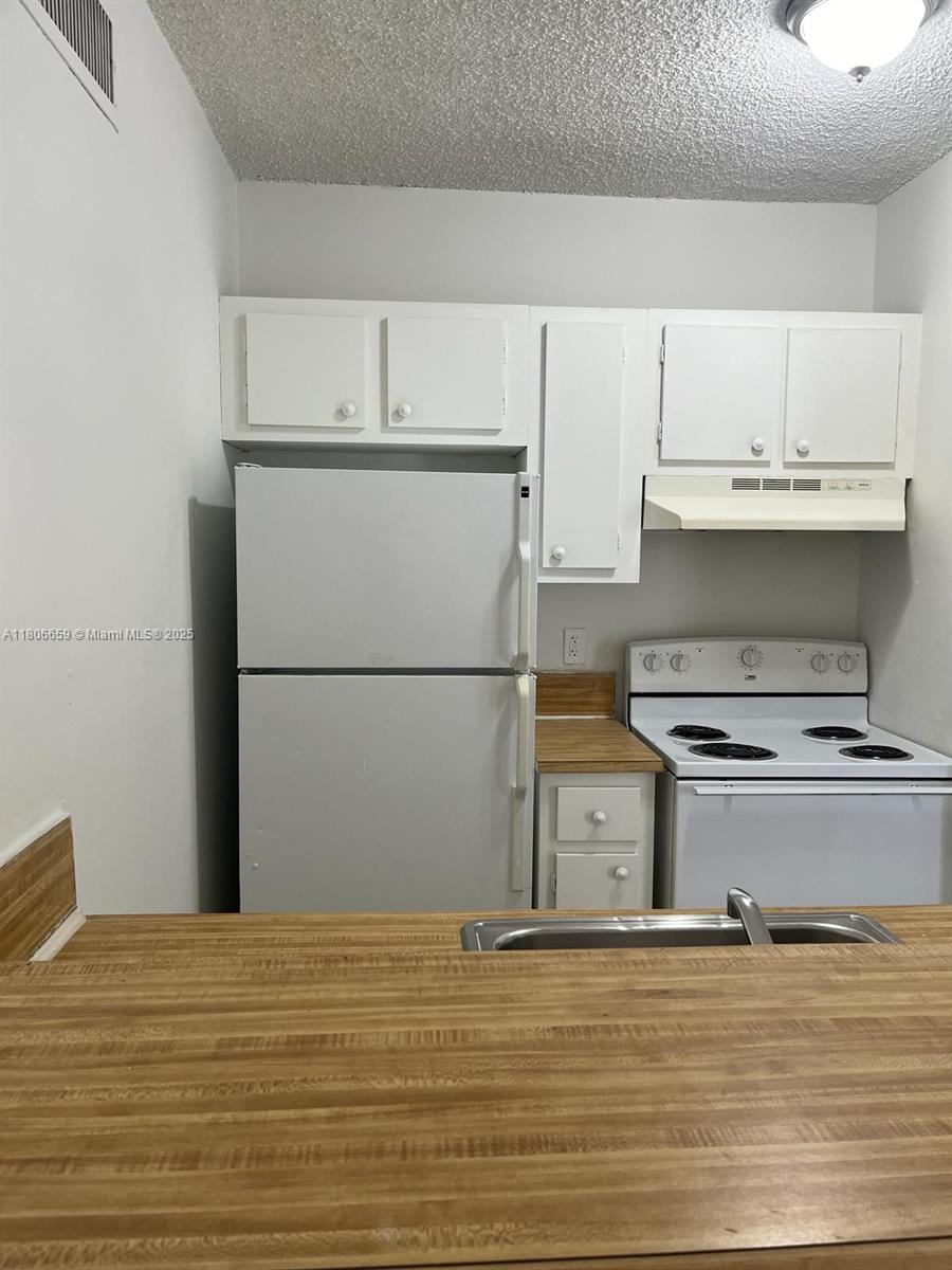 4017 N University Dr 210