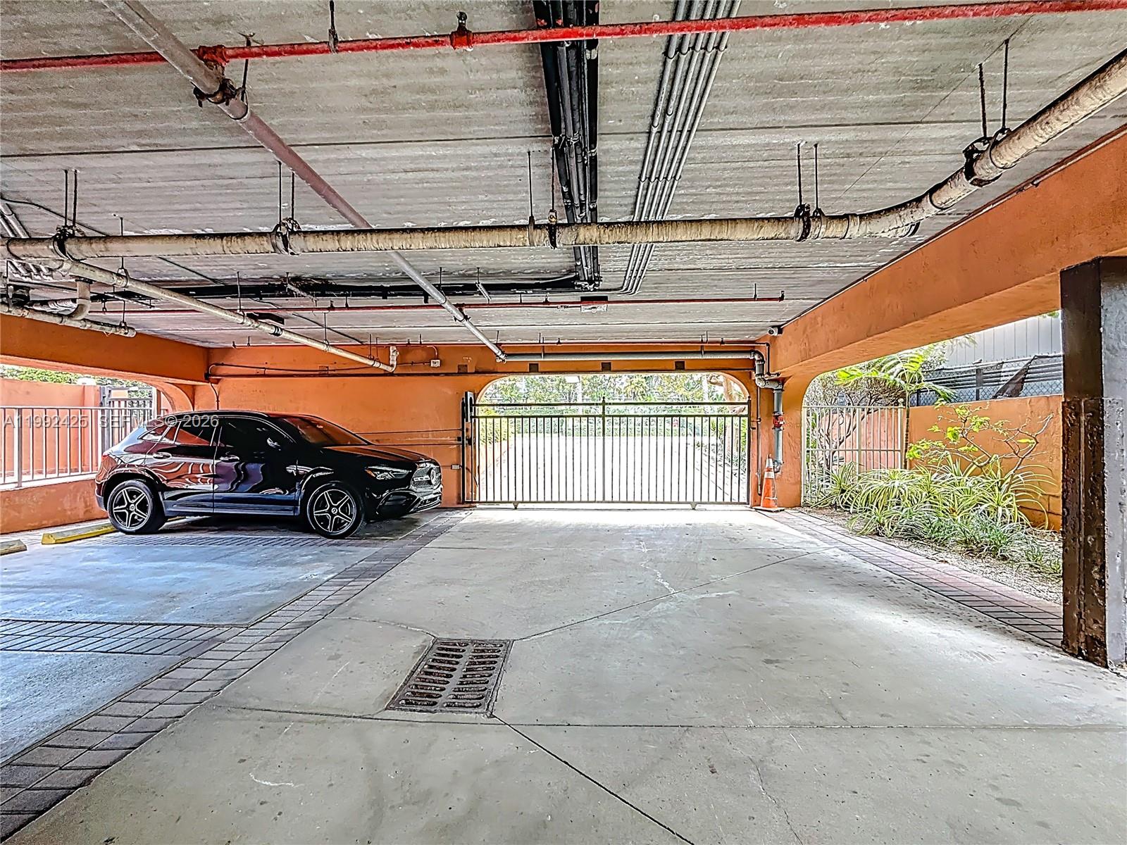 MEDITERRANEAN CONDO - Residential